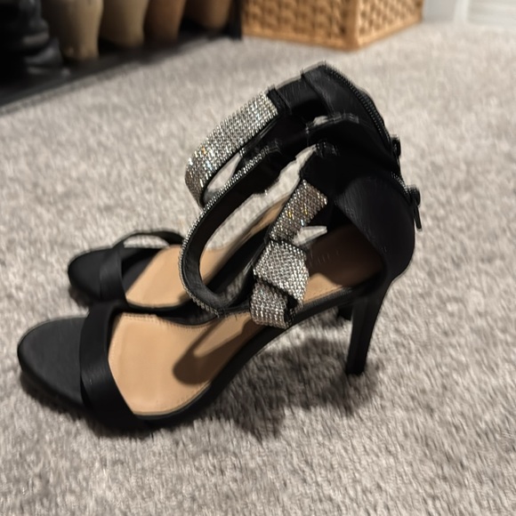 Black Satin pumps - Picture 3 of 5